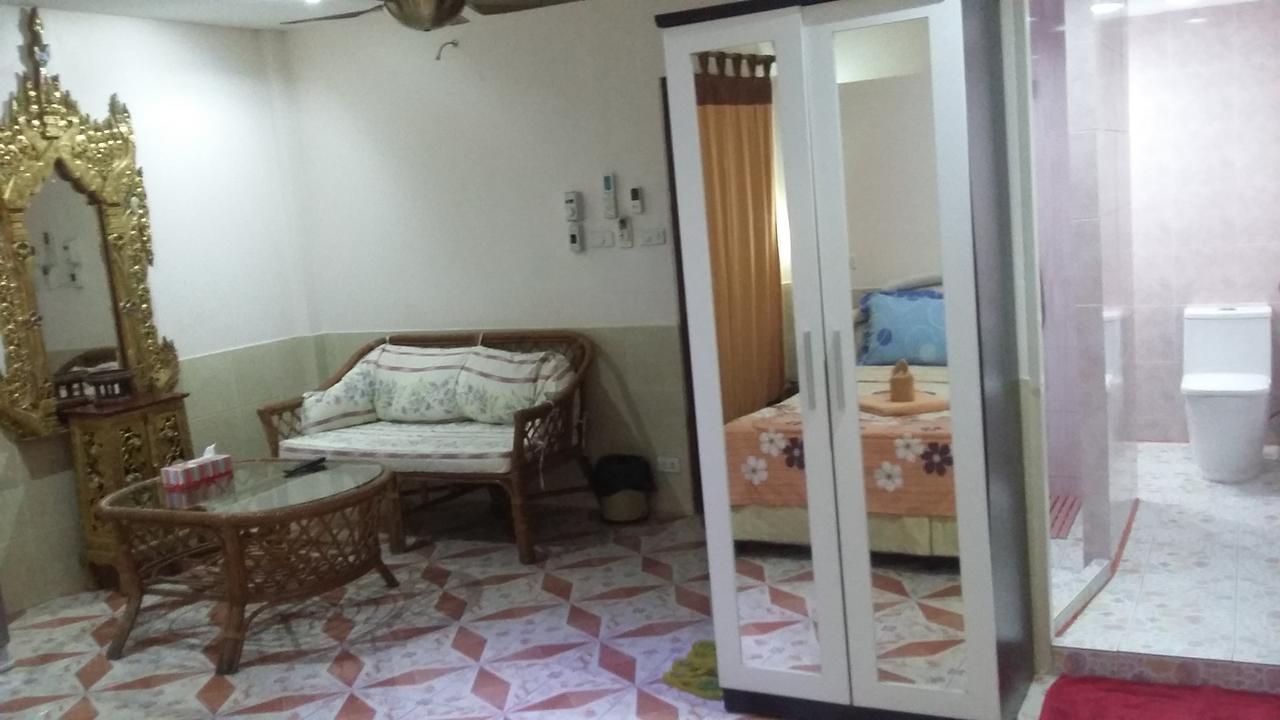Jasmin Guest House Pattaya Eksteriør billede